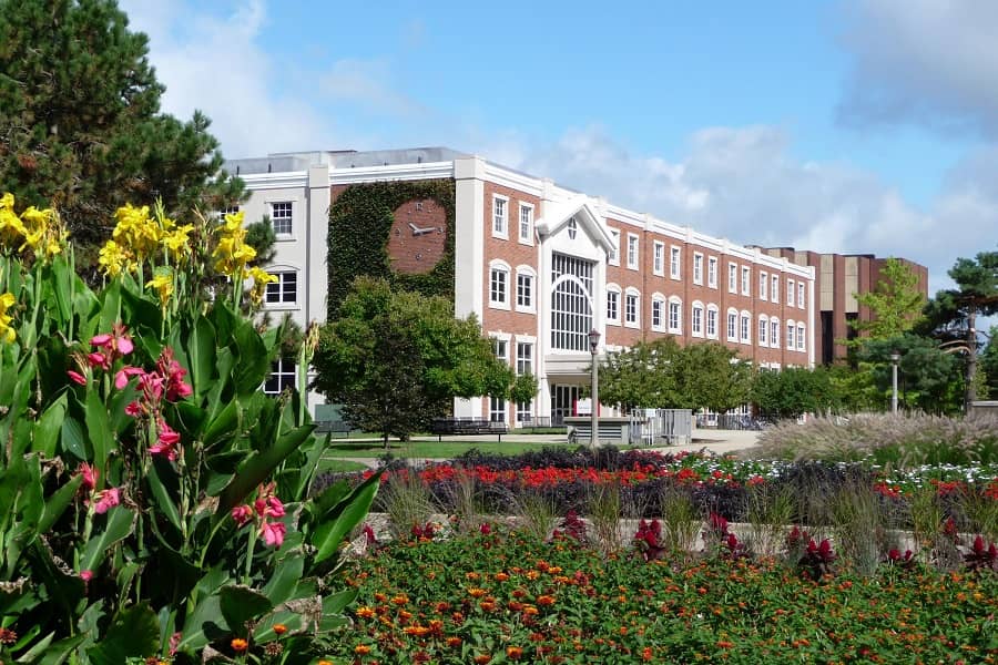 Illinois State University florish campus