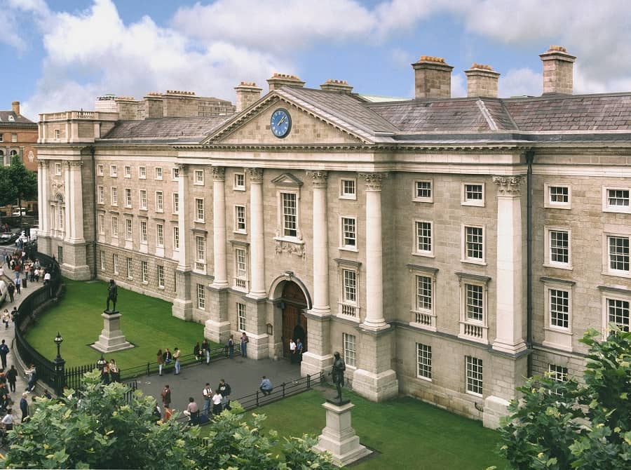Trinity College Dublin 4 900