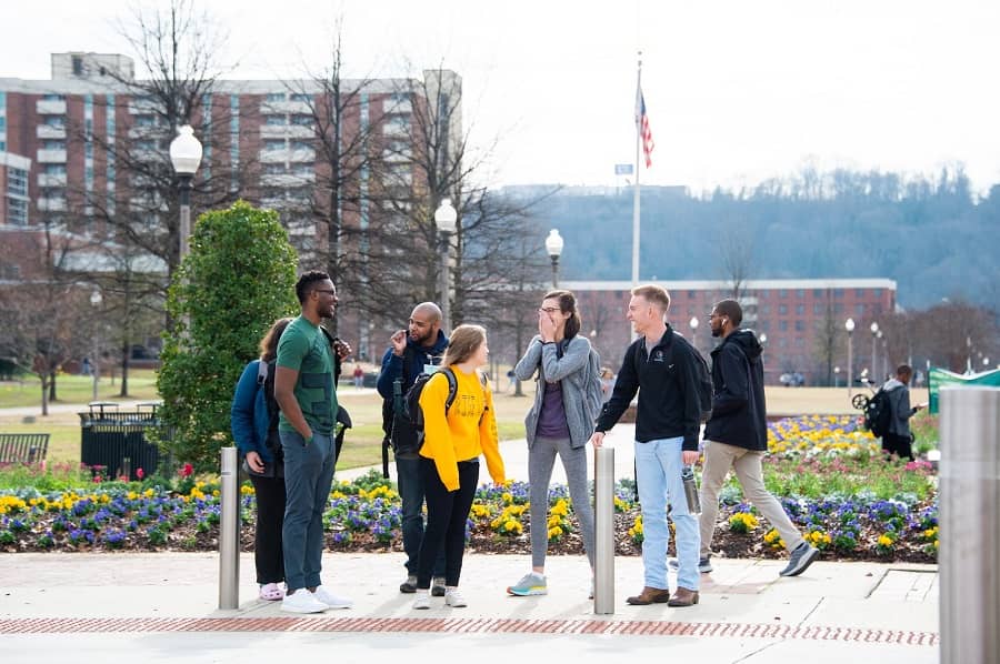 University of Alabama at Birmingham campus studentsjpg