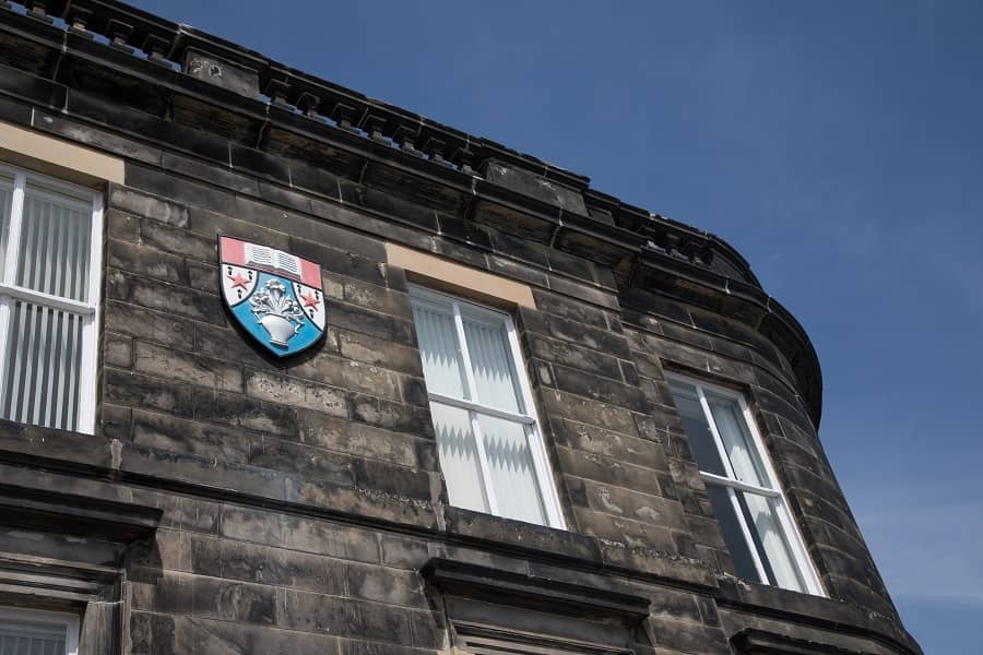 University of Dundee sign Oxford.International